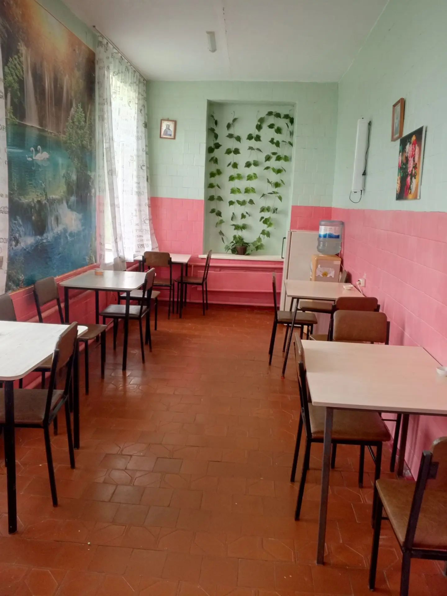 Столовая для постояльцев